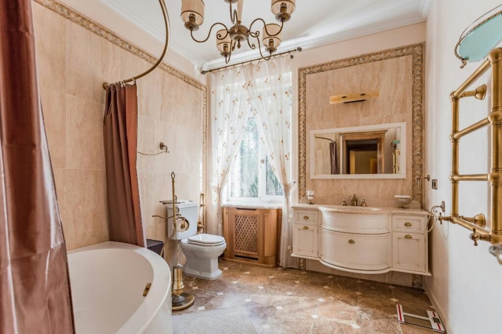 15 Elegant Vintage Bathroom Designs with a Moody Twist