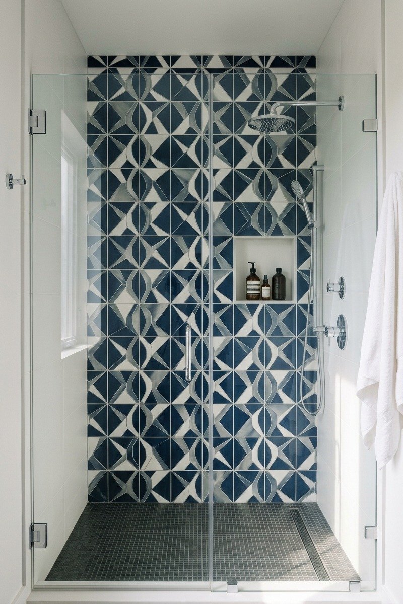 Shower with geometric pattern tile design
